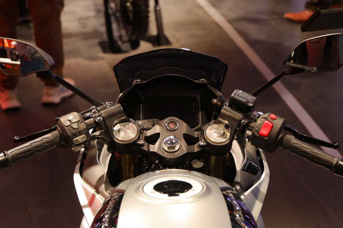  Hero Karizma XMR Combat Edition Features
