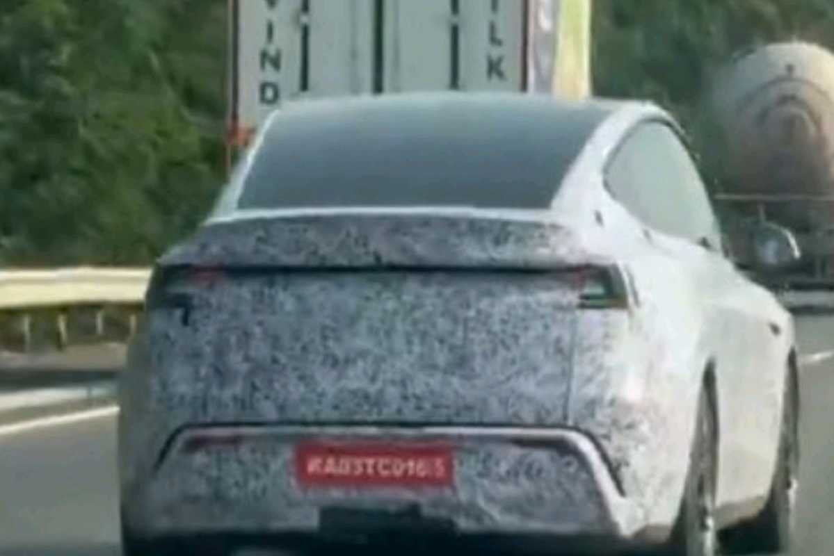 Tesla modal Y 2025 Launch