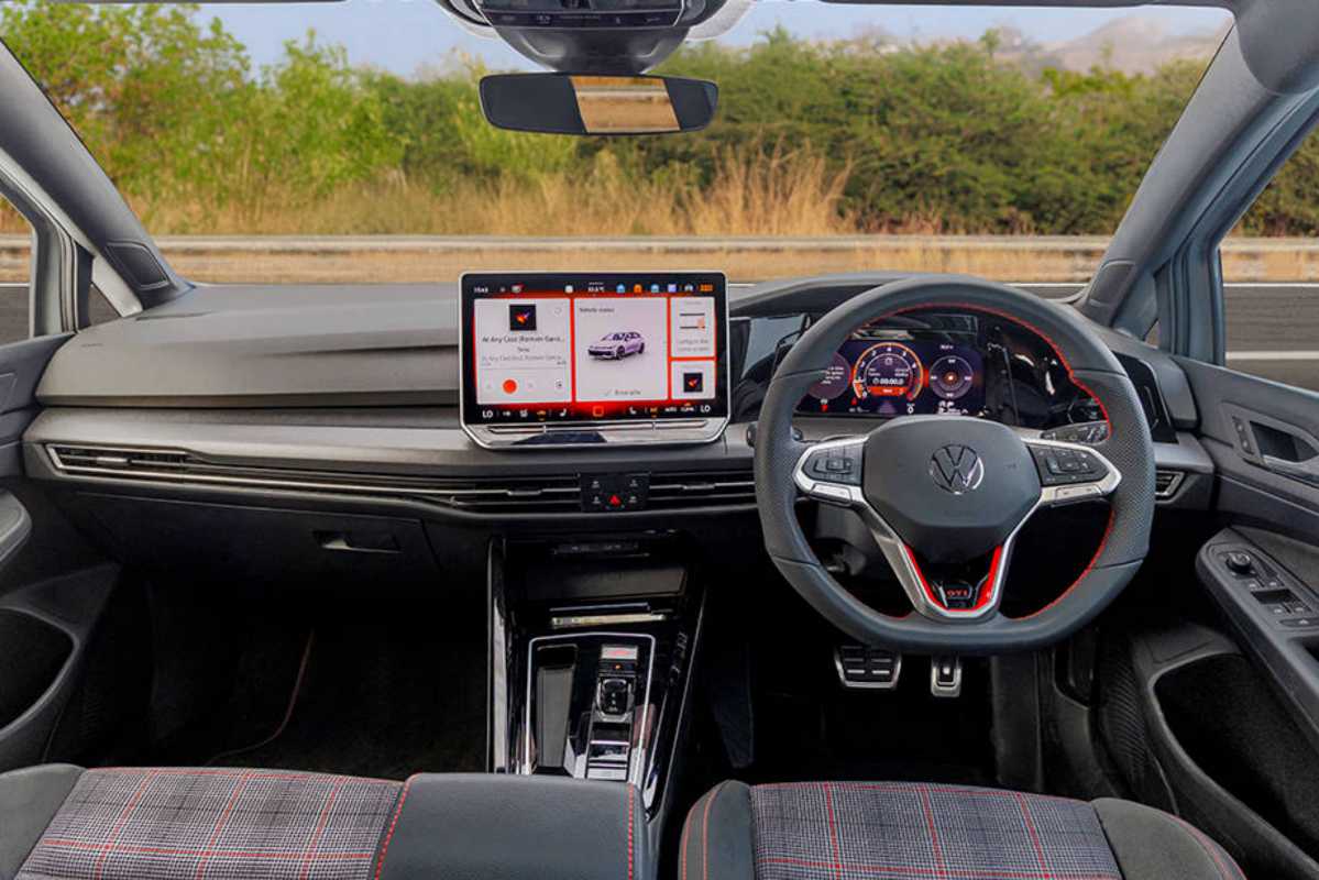 Volkswagen Golf GTI Features