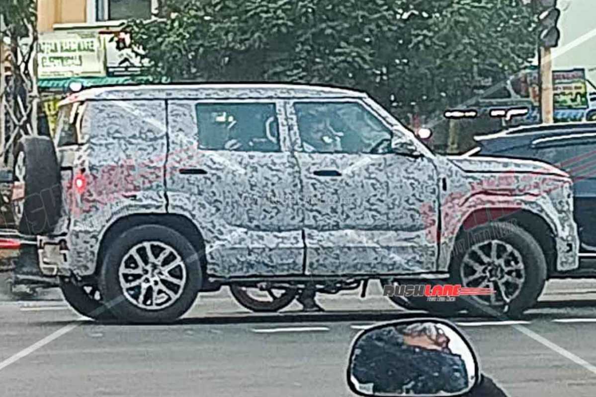 Mahindra Bolero Side Profile